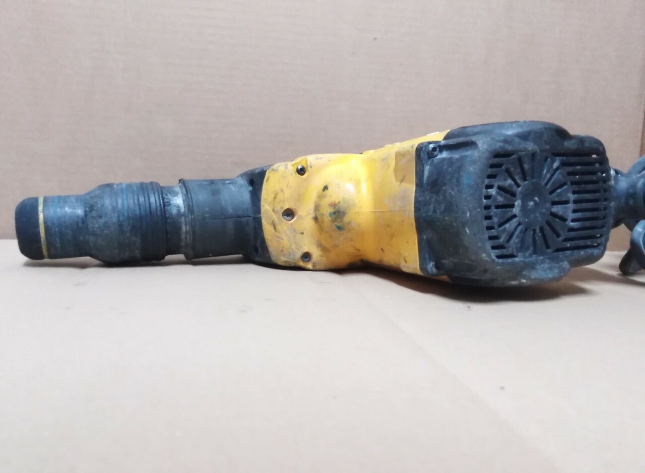 dewalt-d25501-qs-mlot-udarowo-obrotowy-r913-funkcyjnosc-2-funkcyjny-wiercenie-z-i-bez-udaru