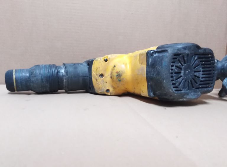 DEWALT D25501 QS MŁOT UDAROWO OBROTOWY R913