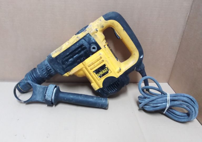 DEWALT D25501 QS MŁOT UDAROWO OBROTOWY R913