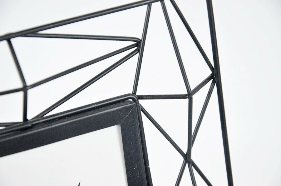 ramka-czarna-jysk-geometryczna-10x15-stan-uzywany