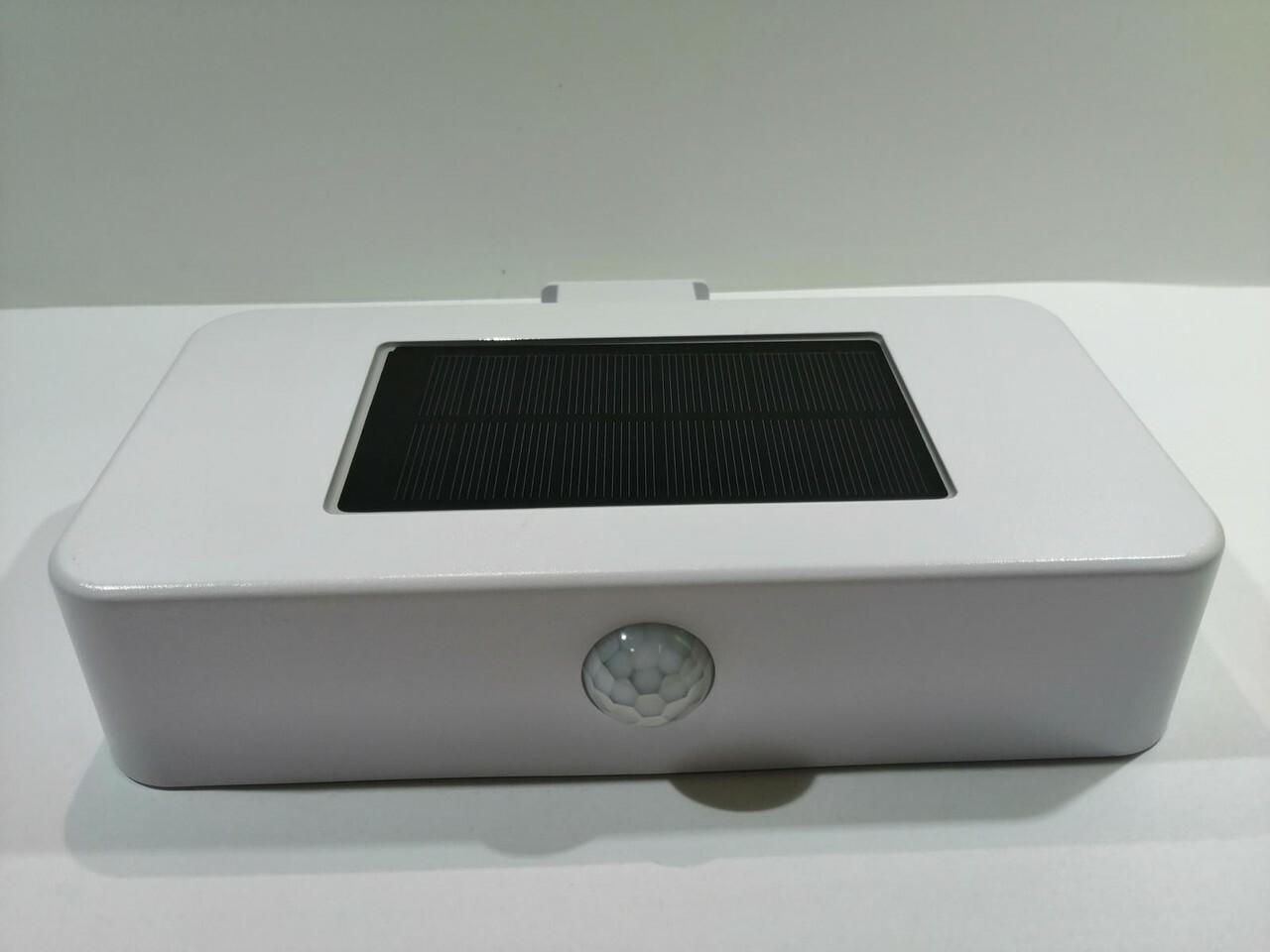 lampa-solarna-zewnetrzna-biala-light-zone-2745-stan-11323-2