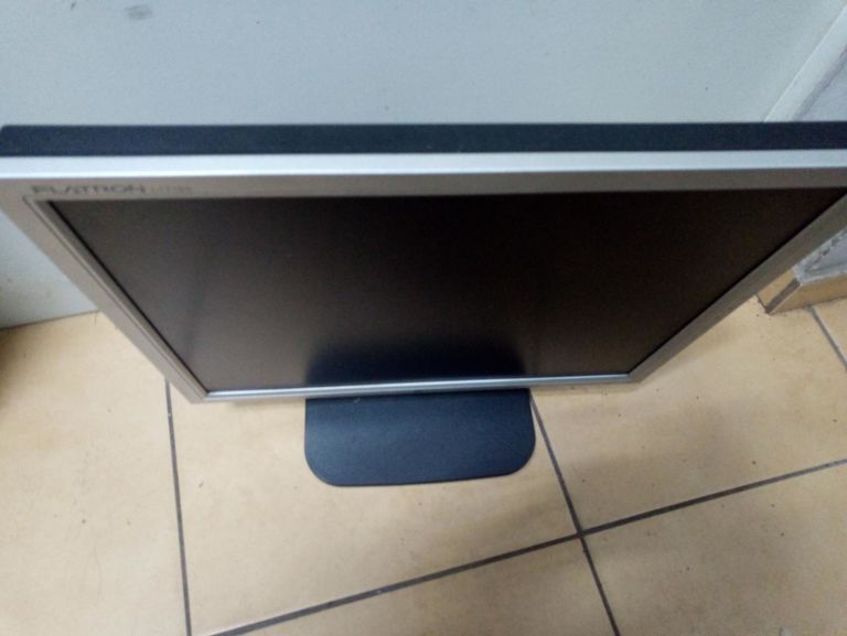 monitor-lg-flatron-l1718s-sn-czytaj-opis-stan-uzywany