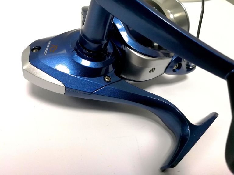 KOŁOWROTEK MITCHELL BLUE WATER RZ 8000