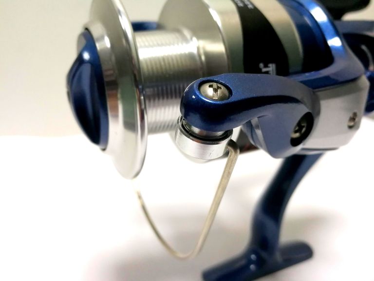 KOŁOWROTEK MITCHELL BLUE WATER RZ 8000