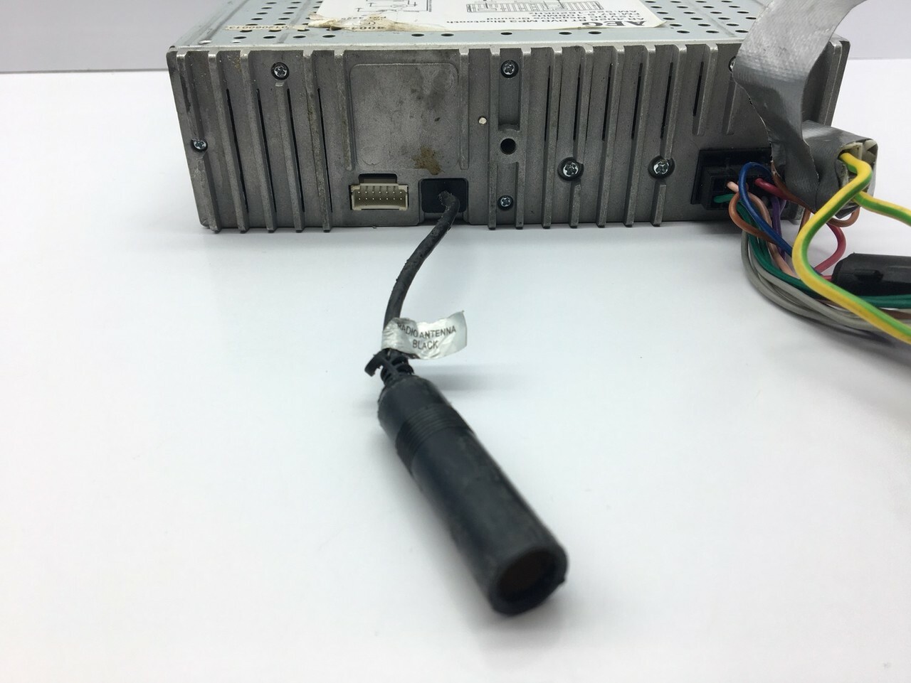 radio-samochodowe-aeg-opis-rodzaje-odtwarzanych-nosnikow-usb