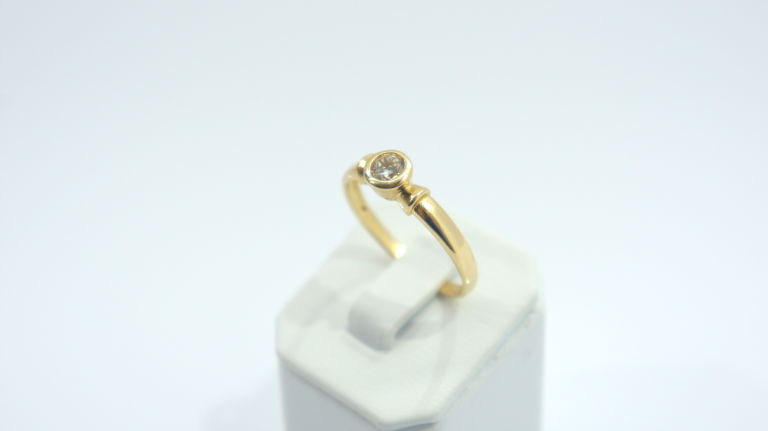 zloty-pierscionek-585-230g-r18-kamien-17088-128