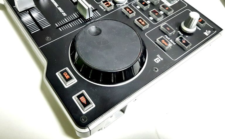 KONSOLA DJ'SKA HERCULES DJ CONTROL MP3 E2