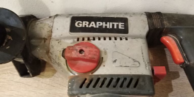 mlot-udarowy-graphite-58g859-900w-marka-graphite