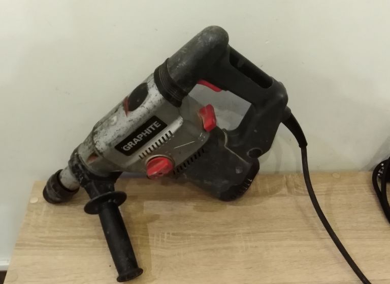 mlot-udarowy-graphite-58g859-900w-stan-uzywany