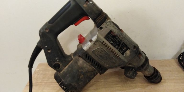 mlot-udarowy-graphite-58g859-900w-typ-uchwytu-sds-plus