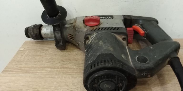 mlot-udarowy-graphite-58g859-900w-stan-uzywany