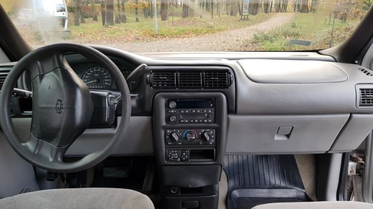 chevrolet-venture-34-v6-benzyna-188km-7-osbowy-nadwozie-van-minibus