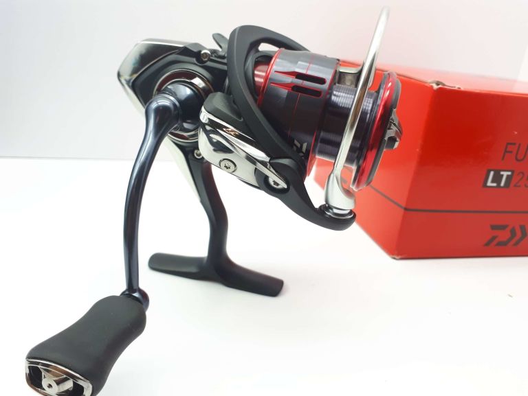 KOŁOWROTEK DAIWA FUEGO 2500D GWARANCJA