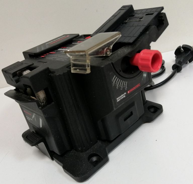 multifunkcyjna-ostrzalka-tooltec-65w-plac-wolnosci-3-tuchola
