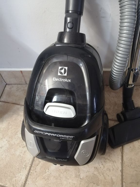 ODKURZACZ ELECTROLUX Z9940 EL