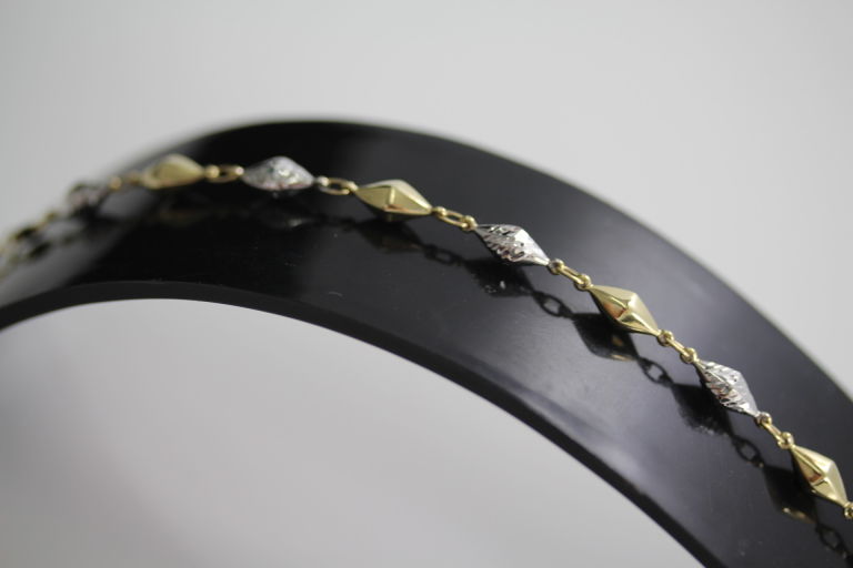 zlota-bransoletka-sopelki-2-kolory-pr585-328g-cechy-brak