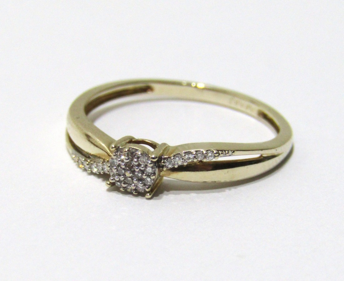 wyjatkowy-zloty-pierscionek-z-brylantami-material-15835-2