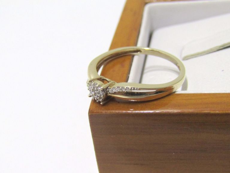 wyjatkowy-zloty-pierscionek-z-brylantami-rodzaj-2205-2