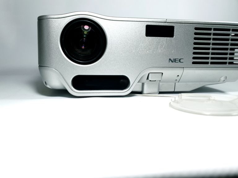 projektor-nec-np60g-komplet-rozdzielczosc-podstawowa-px-1024-x-768
