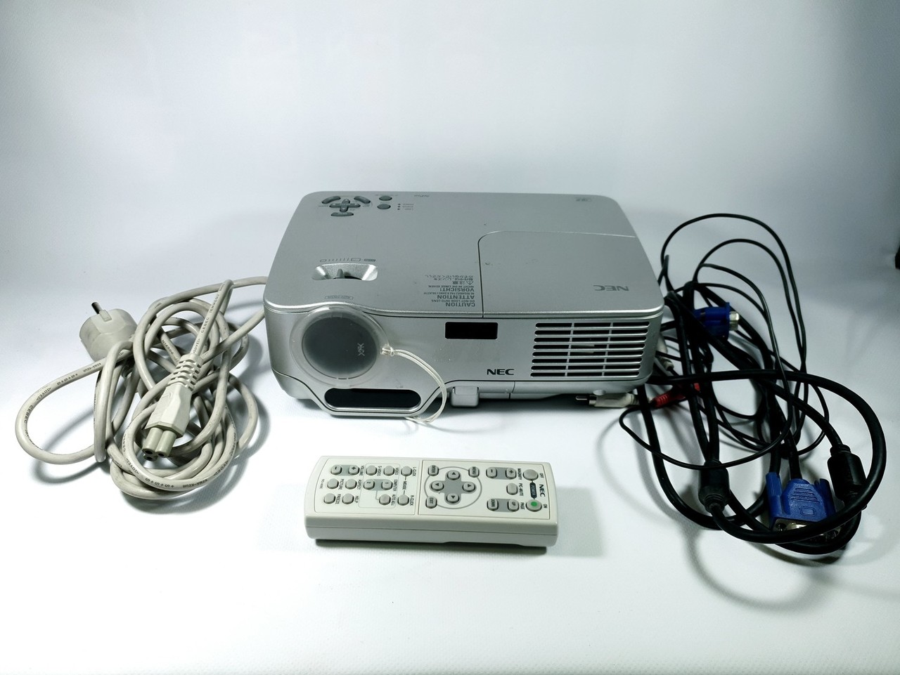 projektor-nec-np60g-komplet-model-np60g