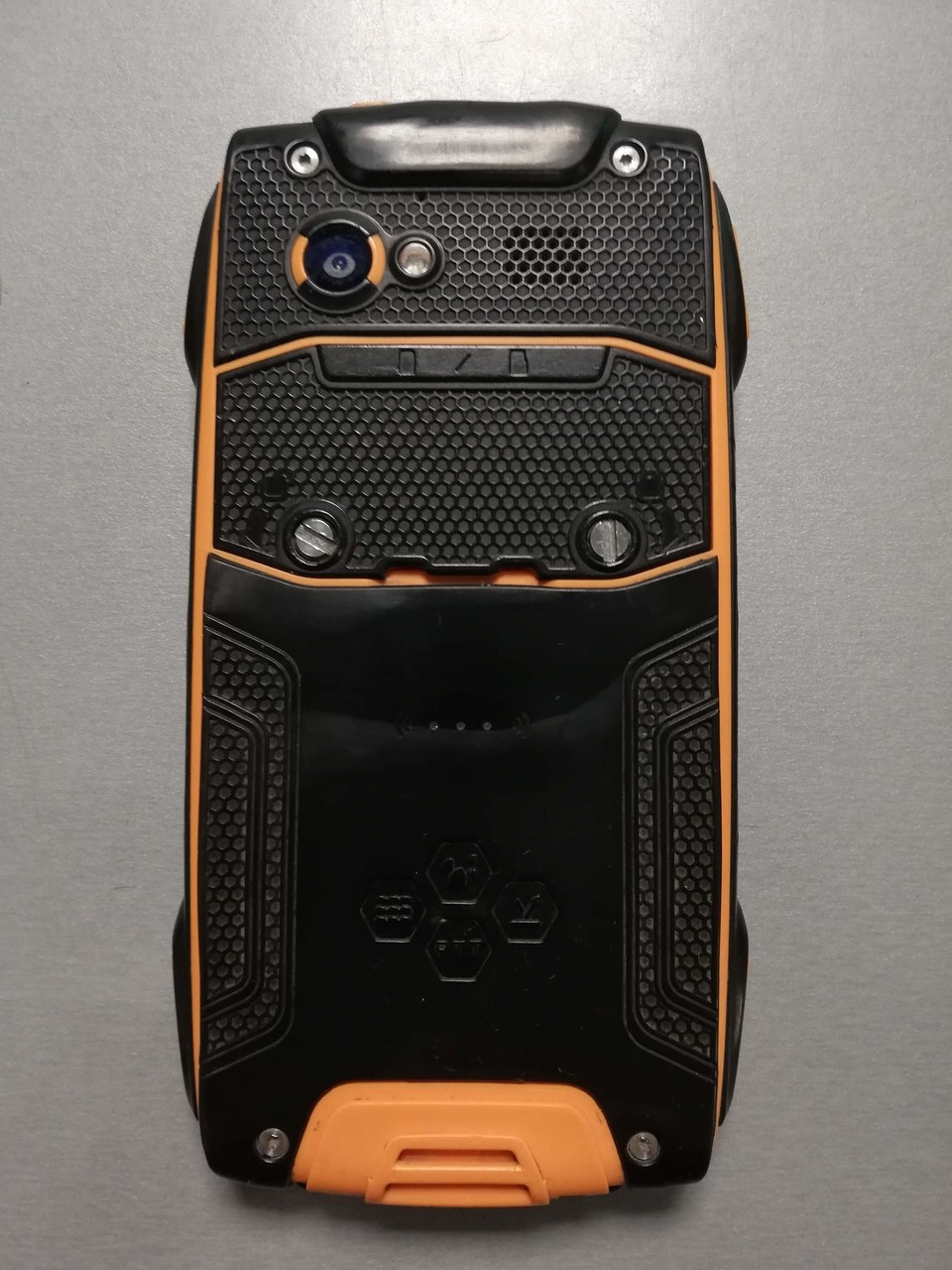 myphone-hammer-axe-lte-16gb2gb-ram-dual-sim-ip68-wbudowana-pamiec-16-gb