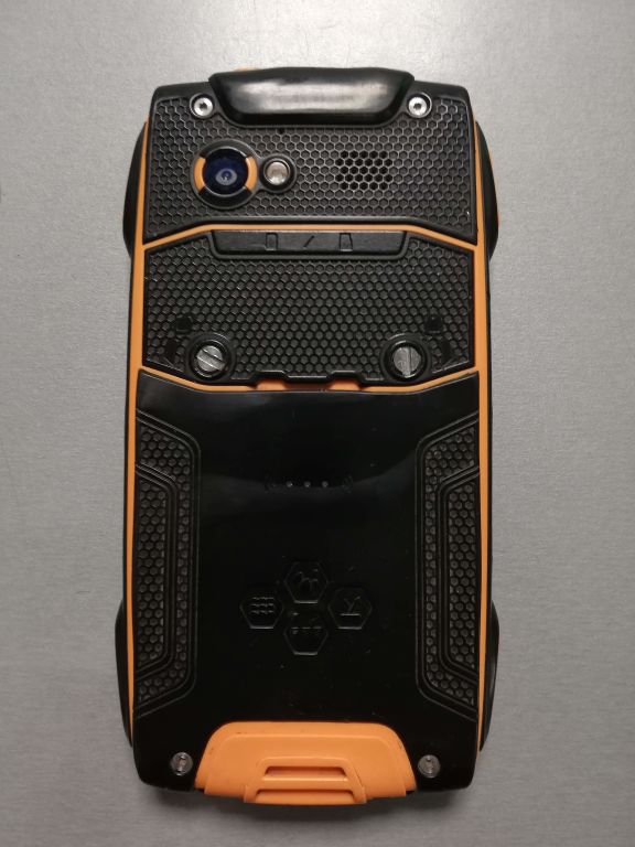 myphone-hammer-axe-lte-16gb2gb-ram-dual-sim-ip68-wbudowana-pamiec-16-gb