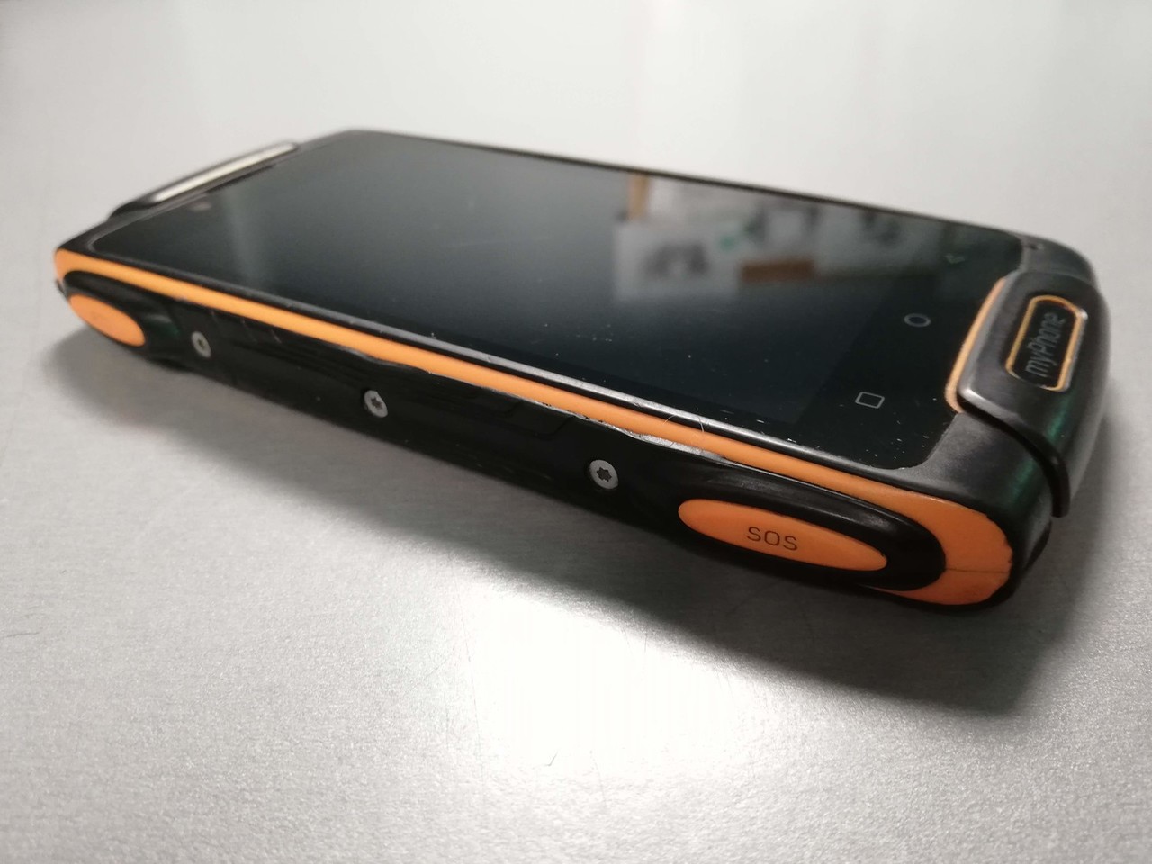 myphone-hammer-axe-lte-16gb2gb-ram-dual-sim-ip68-typ-smartfon