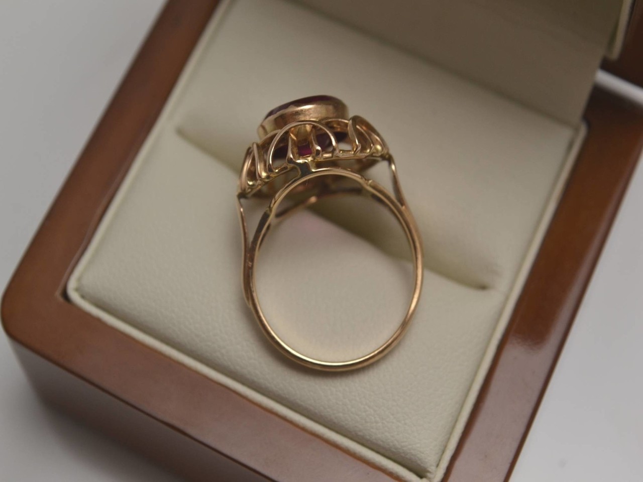 zloty-pierscionek-z-czerwonym-kamieniem-pr585-14-kamien-inny-kamien
