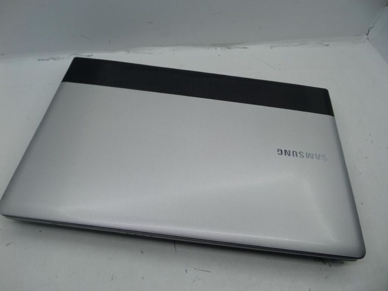 LAPTOP SAMSUNG NP300E5A