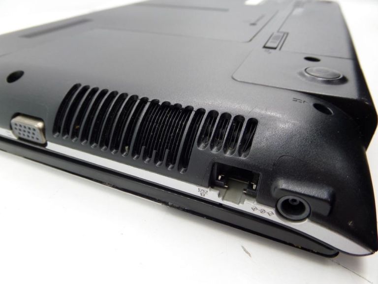 LAPTOP SAMSUNG NP300E5A