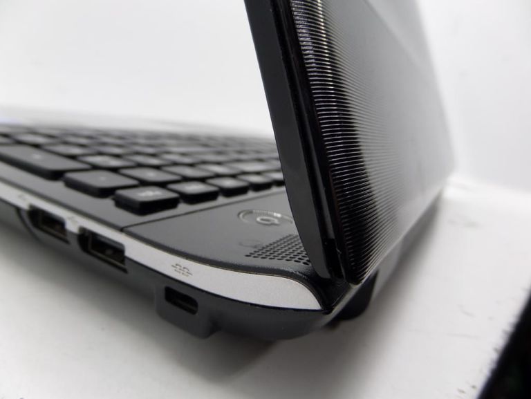 LAPTOP SAMSUNG NP300E5A