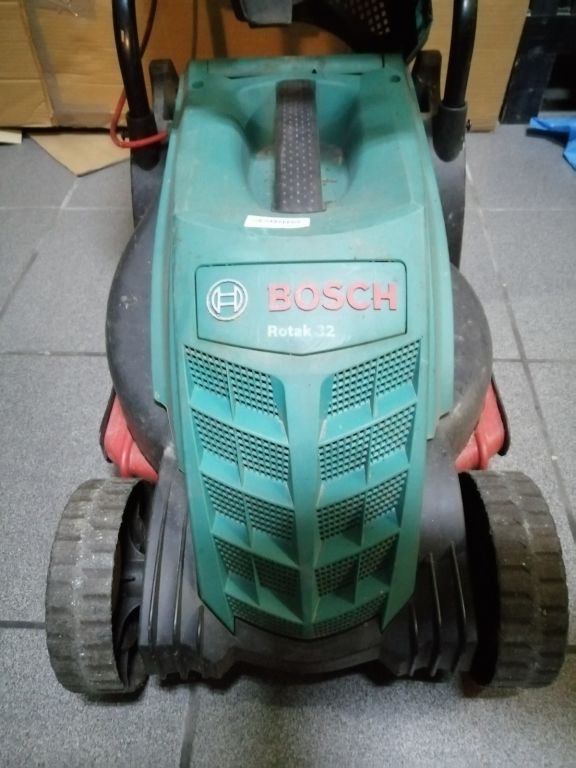 KOSIARKA ELEKTRYCZNA BOSCH ROTAK 32 USZKODZONA