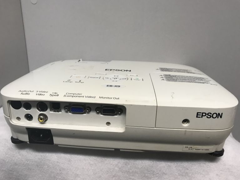 PROJEKTOR EPSON EB-X9