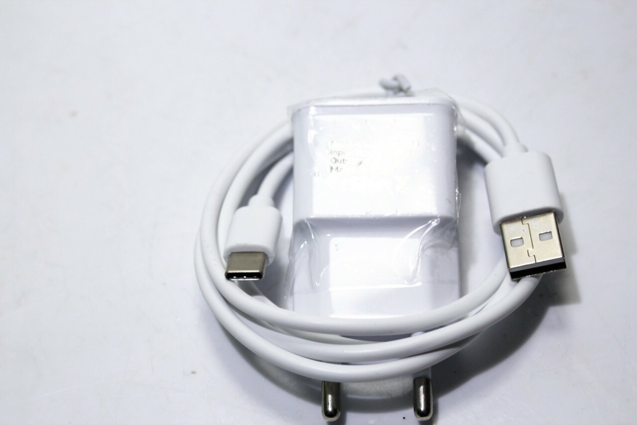 ladowarka-usb-typ-c-2a-loombard-kod-producenta-0558