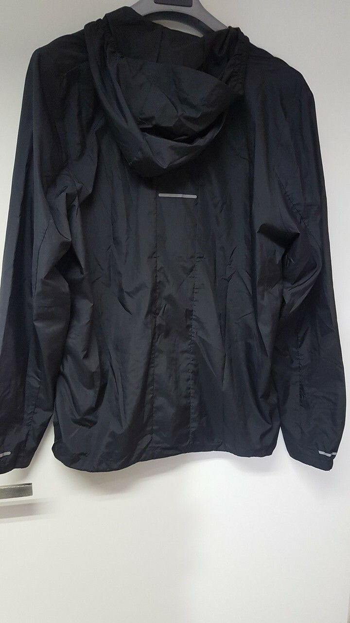 kurtka-asics-run-hood-jacket-z-kapturem-rm-kolekcja-asics-run-hood-jacket