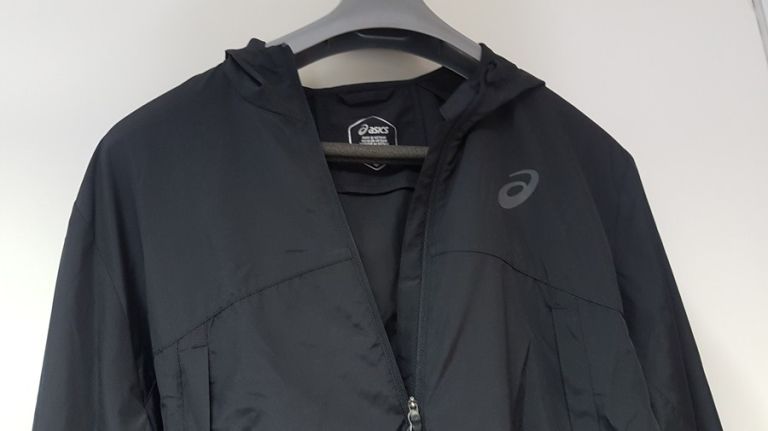 kurtka-asics-run-hood-jacket-z-kapturem-rm-kod-producenta-asics-run-hood-jacket