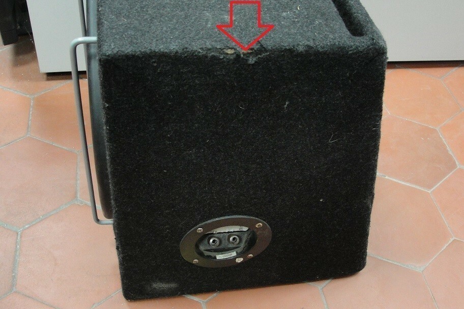 skrzynia-basowa-blaupunkt-emb-1200-wgniecenie-stan-uzywany