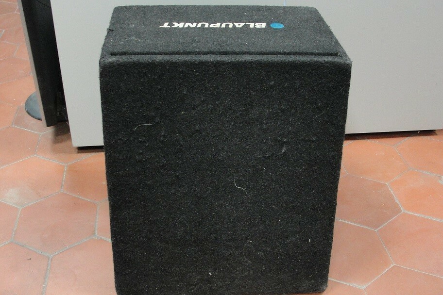 skrzynia-basowa-blaupunkt-emb-1200-wgniecenie-okrzei-8-bystrzyca-klodzka