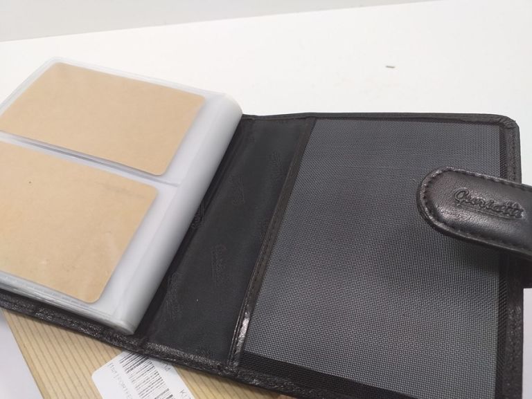 portfel-na-karty-guriatti-material-dominujacy-skora-naturalna