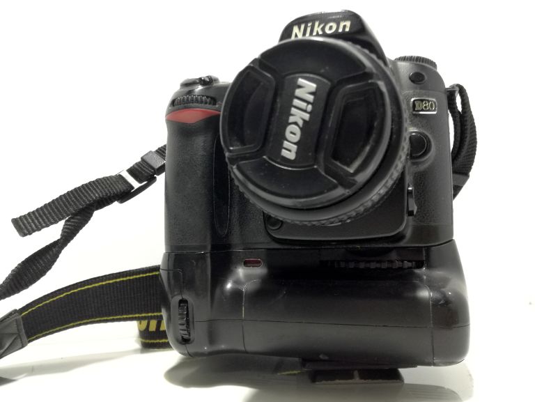 APARAT NIKON D80 + GRIP + OBIEKTYW OD LOOMBARD!!
