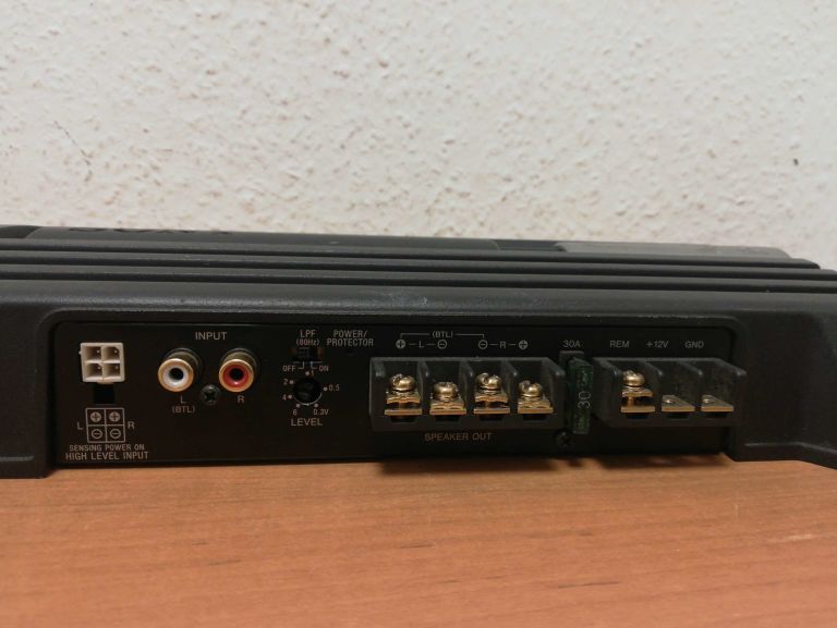 WZMACNIACZ SONY XPLOD XM-Z4602 350W OKAZJA!