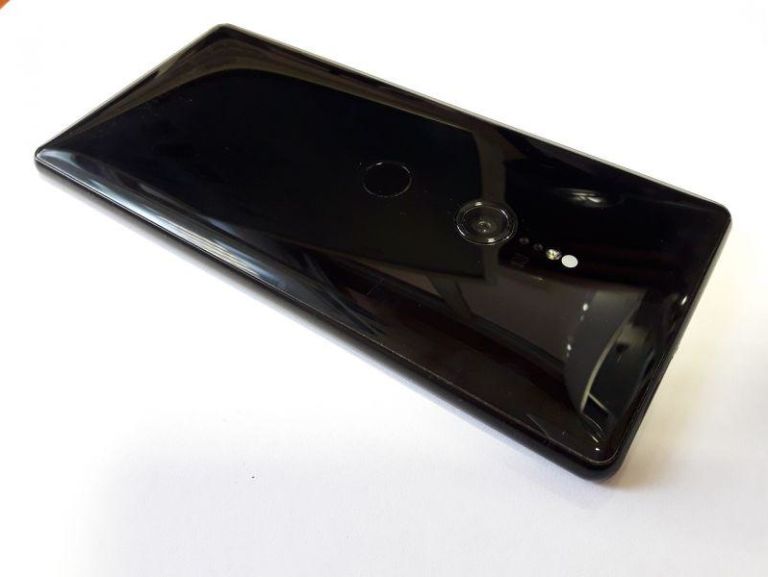 sony-xperia-xz2-komplet-bez-simlocka-kolor-czarny