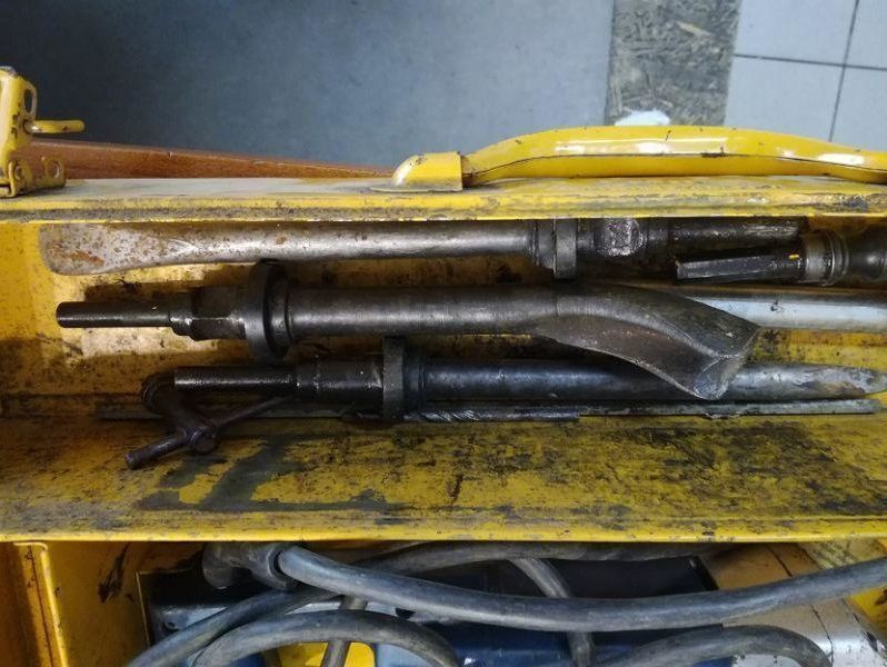 mlot-udarowy-aeg-bh-25-walizka-kod-produktu-12345