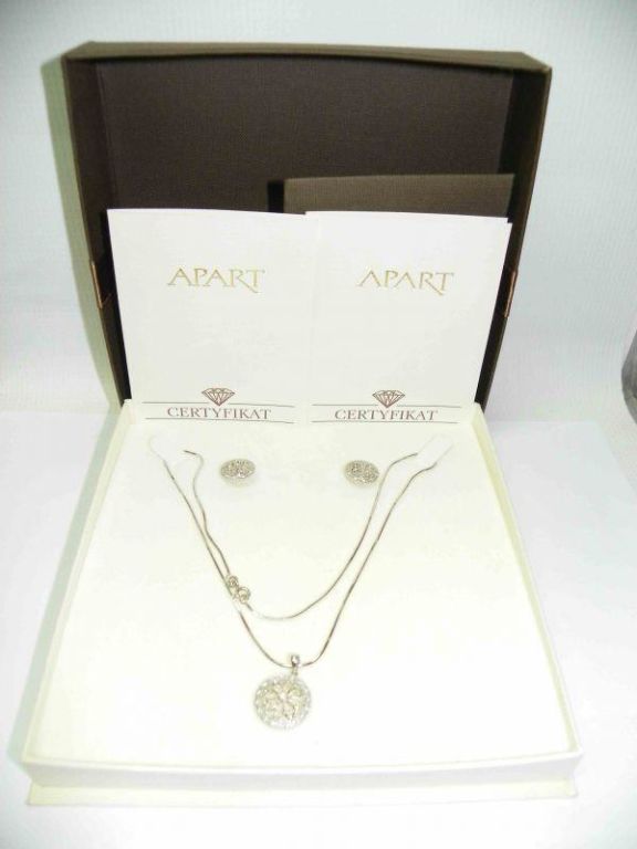 piekny-komplet-z-brylantami-biale-zloto-895g-585-kolor-dominujacy-bialy