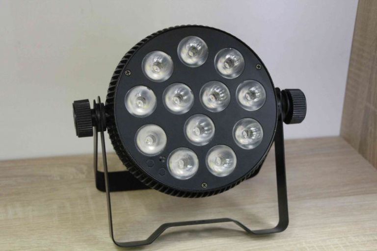 reflektor-led-stroboskop-12x6-okragly-stary-rynek-3-minsk-mazowiecki