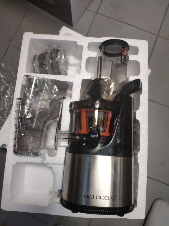 wyciskarka-wolnoobrotowa-bio-cook-kolor-dominujacy-srebrnyszary