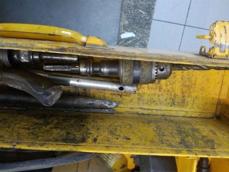 mlot-udarowy-aeg-bh-25-walizka-typ-uchwytu-sds-plus