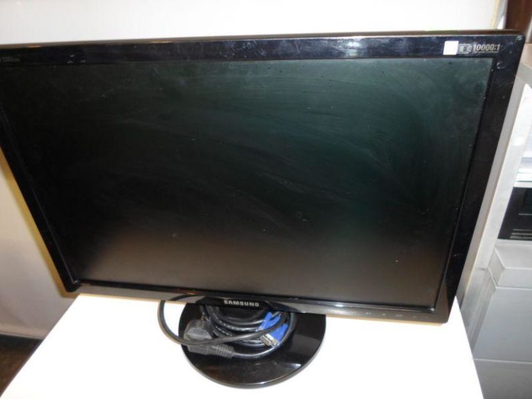 monitor-samsung-ls22my-okablowanie-promo-swietojanska-82-gdynia