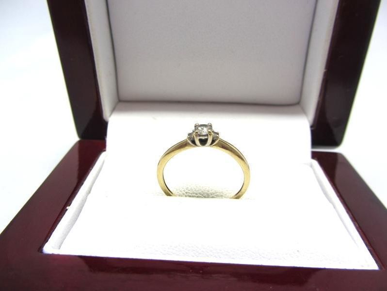 przesliczny-zloty-pierscionek-z-cyrkonia-marka-inna-marka