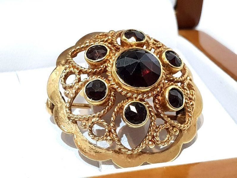 zlota-broszka-z-granatem-proba-zlota-585